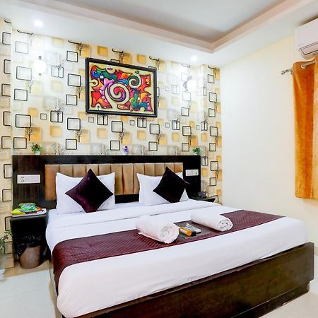 Hotel Luxury Global Ню Делхи Екстериор снимка