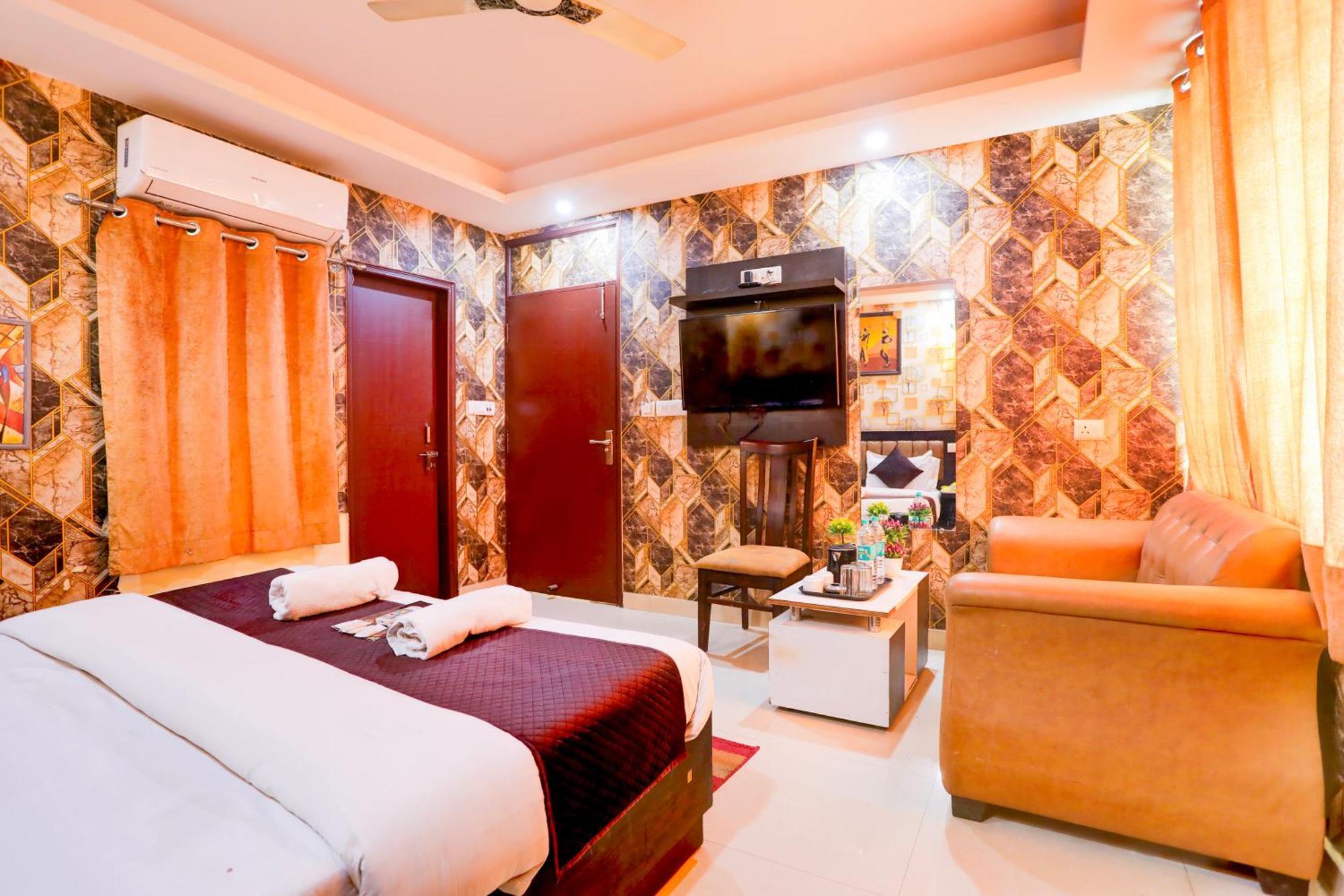 Hotel Luxury Global Ню Делхи Екстериор снимка